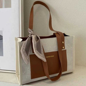 Random Square Bag Decorated With A Toilesash